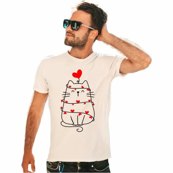 Camiseta com Estampa, Corações e Gatos, Modelo Tradicional