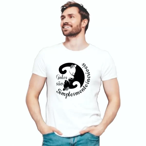 Camiseta com Estampa Gatos são Simplesmente Incríveis, Modelo Tradicional