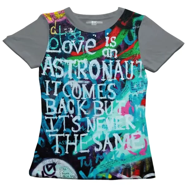 Camiseta com Estampa Grafite Astronaut, Modelo Feminino Baby Look - Image 2