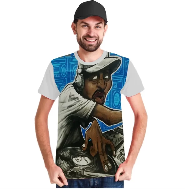 Camiseta com Estampa Grafite Disco de Vinil, Modelo Tradicional