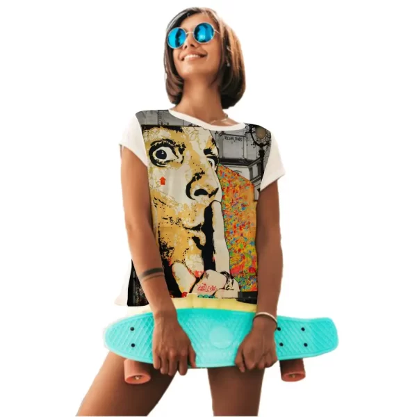 Camiseta com Estampa Grafite Faça Silêncio, Modelo Feminino Baby Look