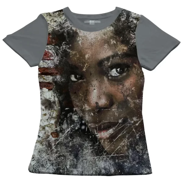 Camiseta com Estampa Grafite Face Misteriosa, Modelo Feminino Baby Look - Image 2