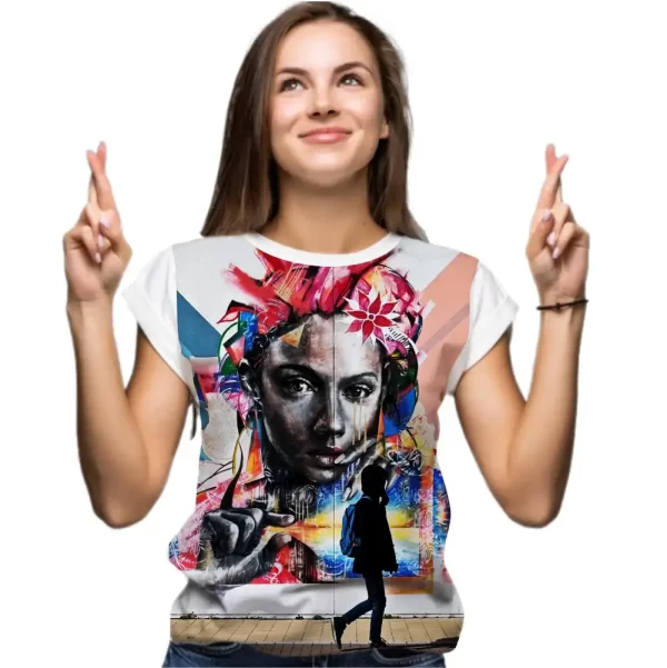 Camiseta com Estampa Grafite Gesto, Modelo Feminino Baby Look