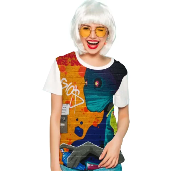 Camiseta com Estampa Grafite Gios, Modelo Feminino Baby Look