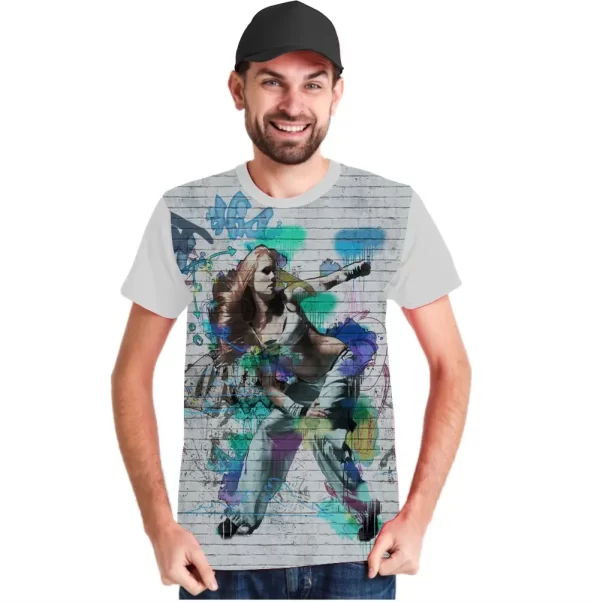 Camiseta com Estampa Grafite Movimento, Modelo Tradicional