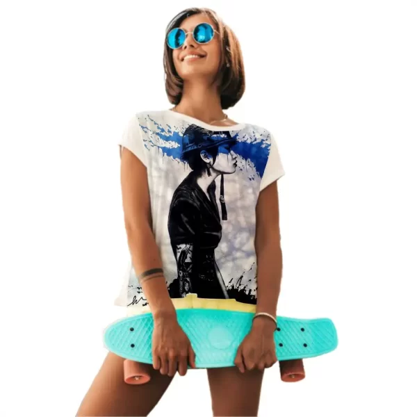 Camiseta com Estampa Grafite Soldado, Modelo Feminino Baby Look