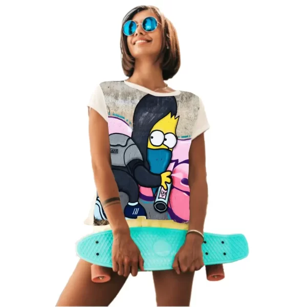 Camiseta com Estampa Grafite Spray no Muro, Modelo Feminino Baby Look