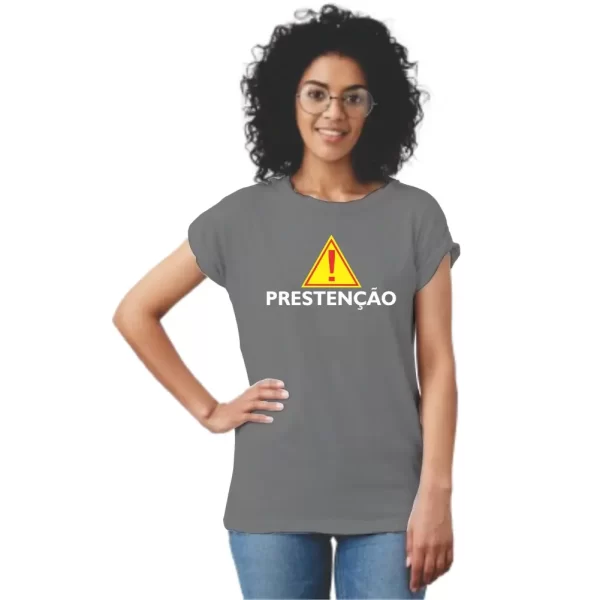 Camiseta com sotaque mineiro, silk com o texto Prestenção, modelo feminino baby look - Image 2