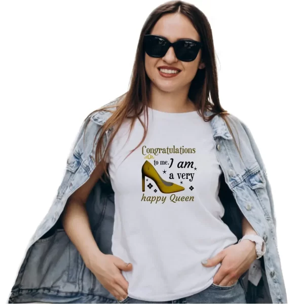 Camiseta feminina, modelo baby look, estampa congratulations